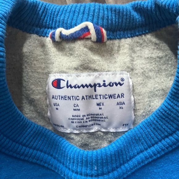 Champion Crewneck - Picture 3 of 4